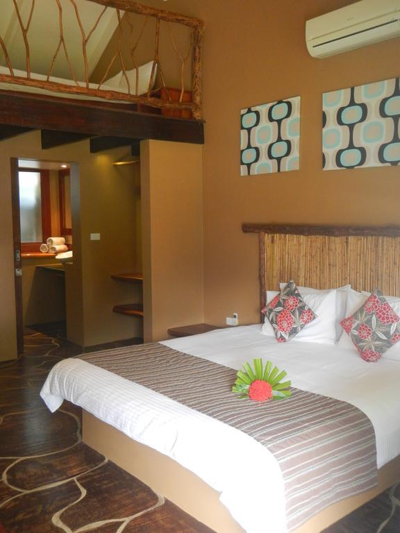 Club Oceanus Resort Pacific Harbour Extérieur photo