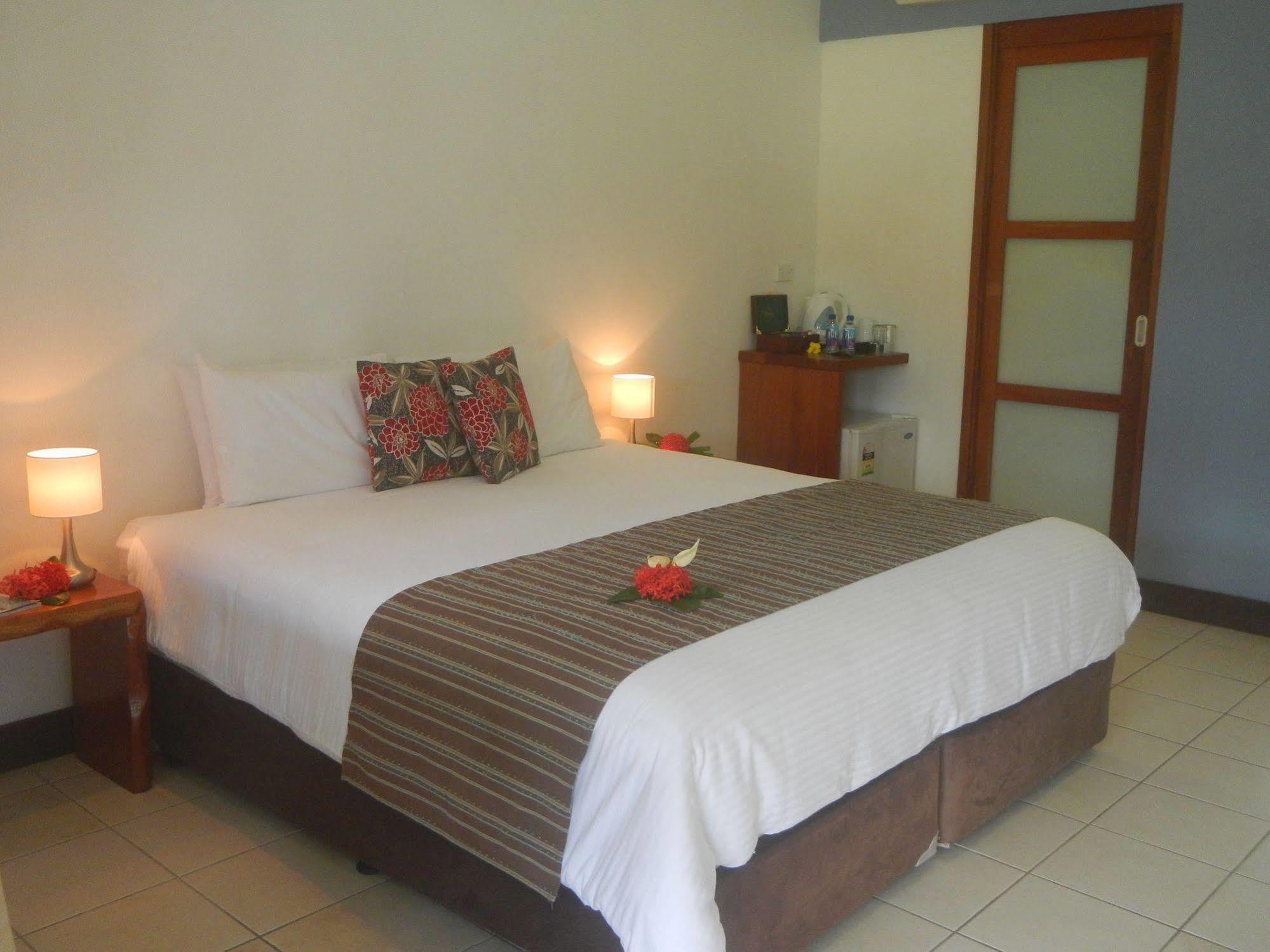Club Oceanus Resort Pacific Harbour Extérieur photo